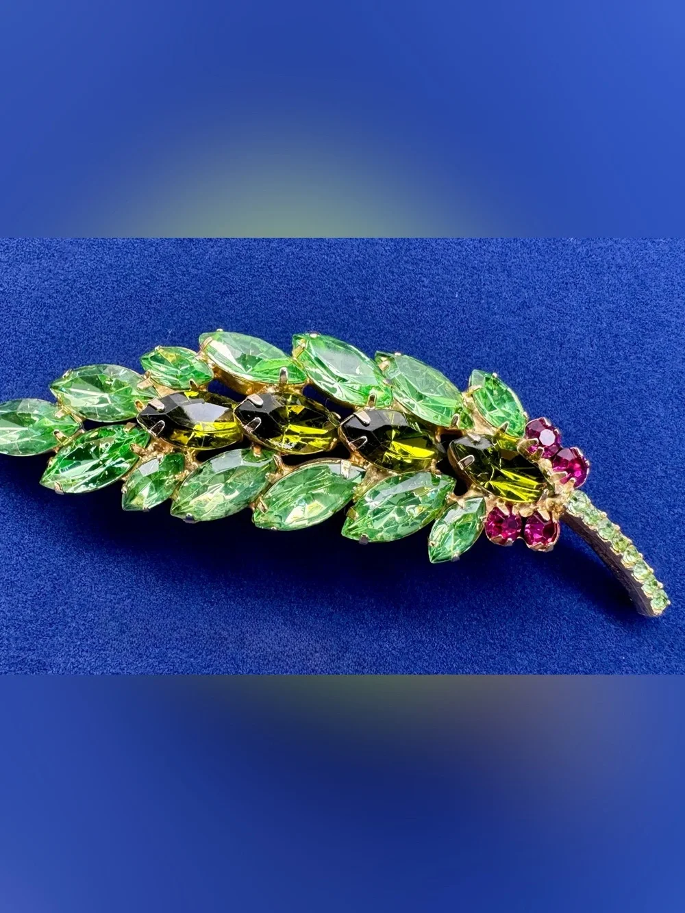 Vintage Juliana D&E Rhinestone Leaf Brooch Green Fuchsia Verified #6086